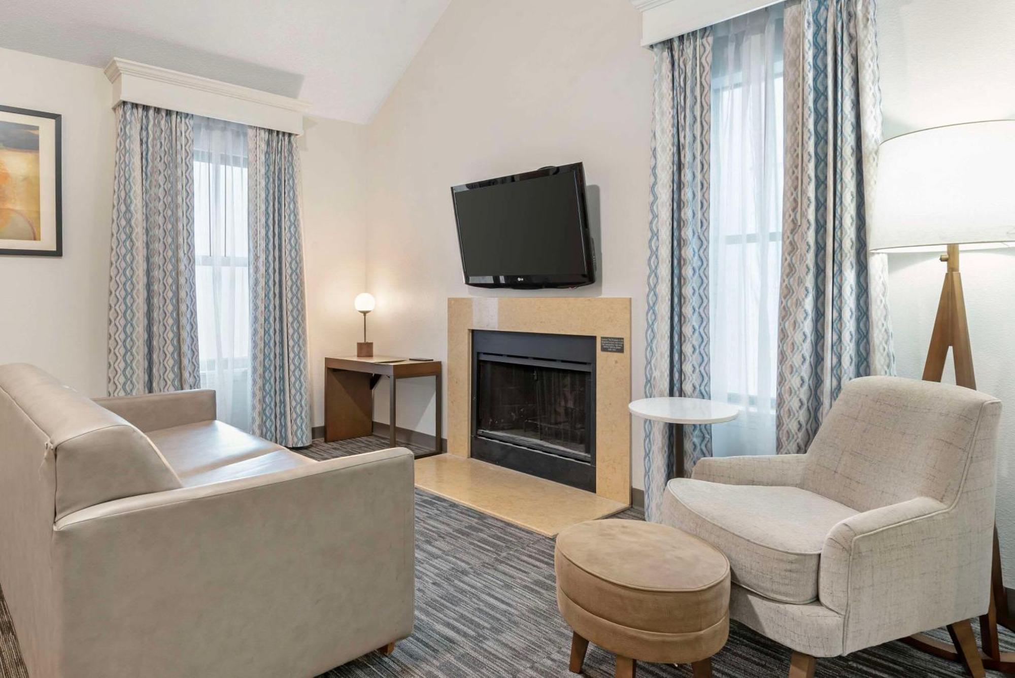 Mainstay Suites St Louis - Galleria Richmond Heights Eksteriør billede