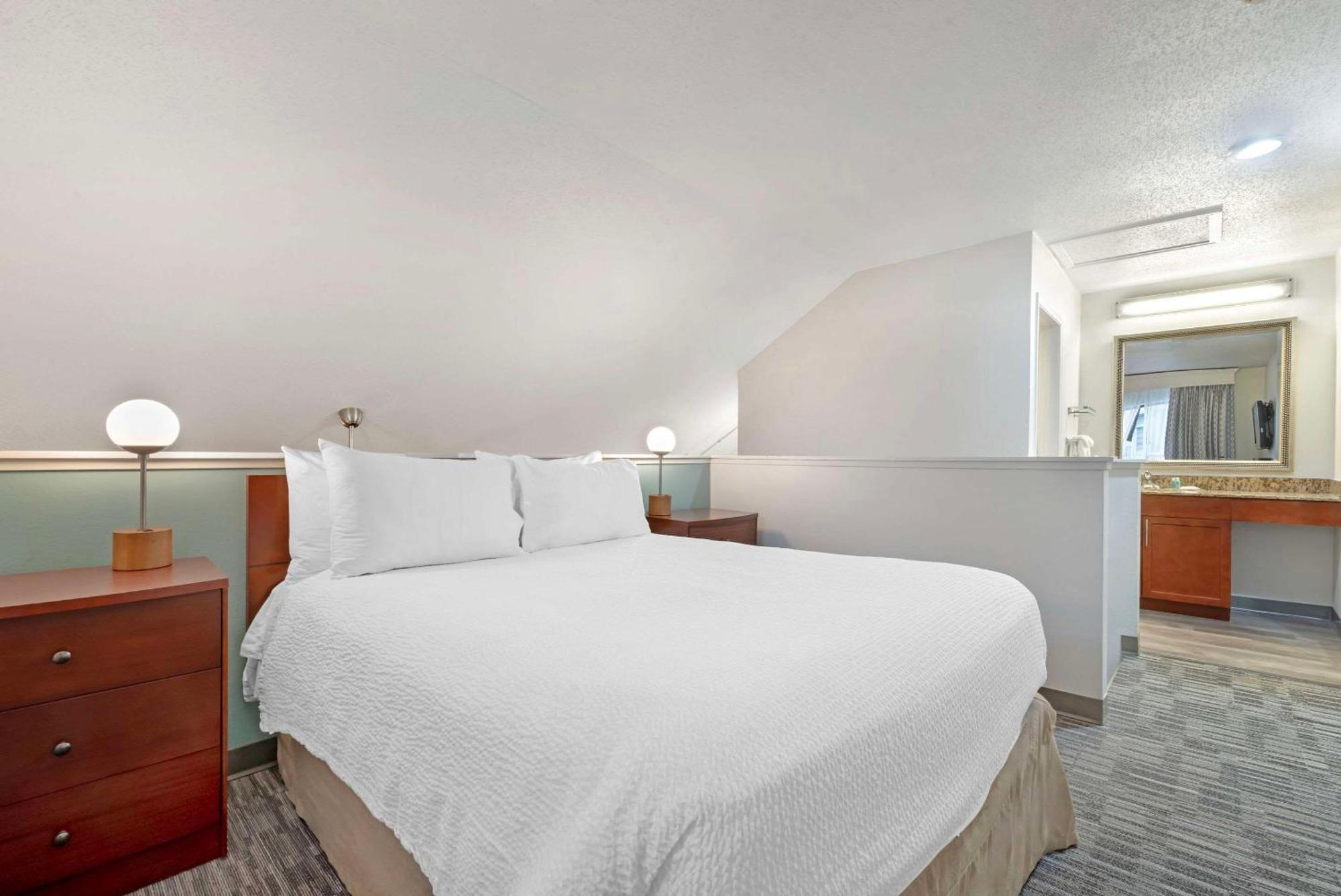 Mainstay Suites St Louis - Galleria Richmond Heights Eksteriør billede