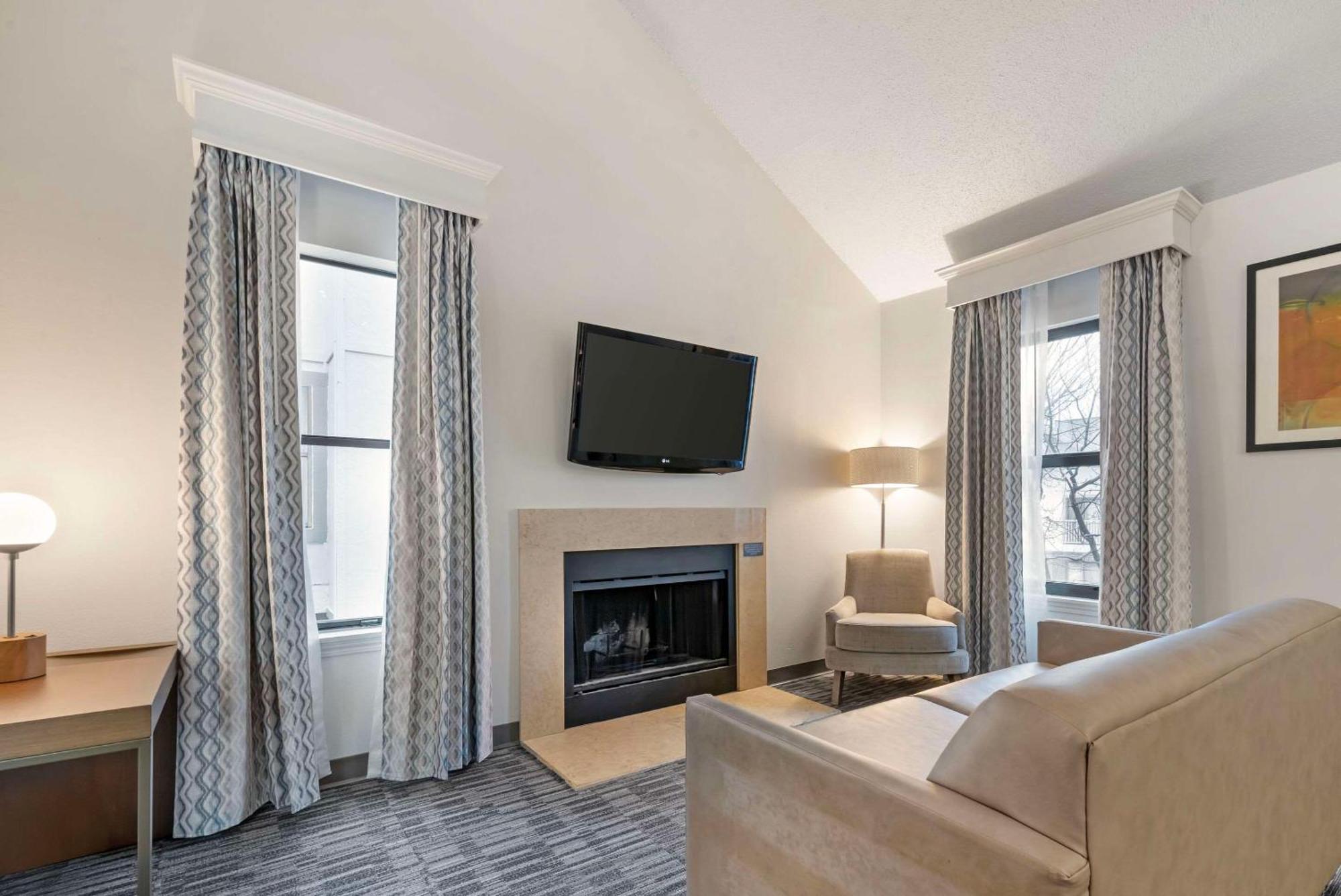 Mainstay Suites St Louis - Galleria Richmond Heights Eksteriør billede