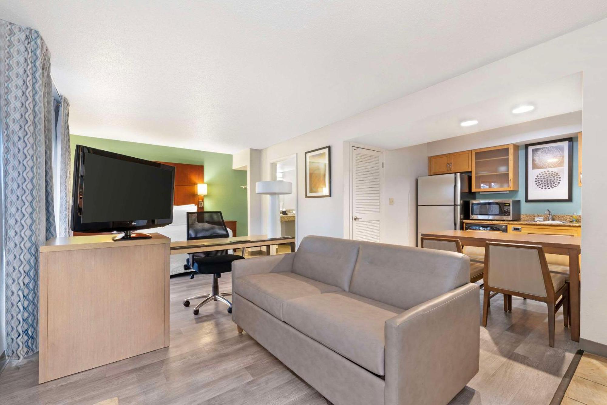 Mainstay Suites St Louis - Galleria Richmond Heights Eksteriør billede