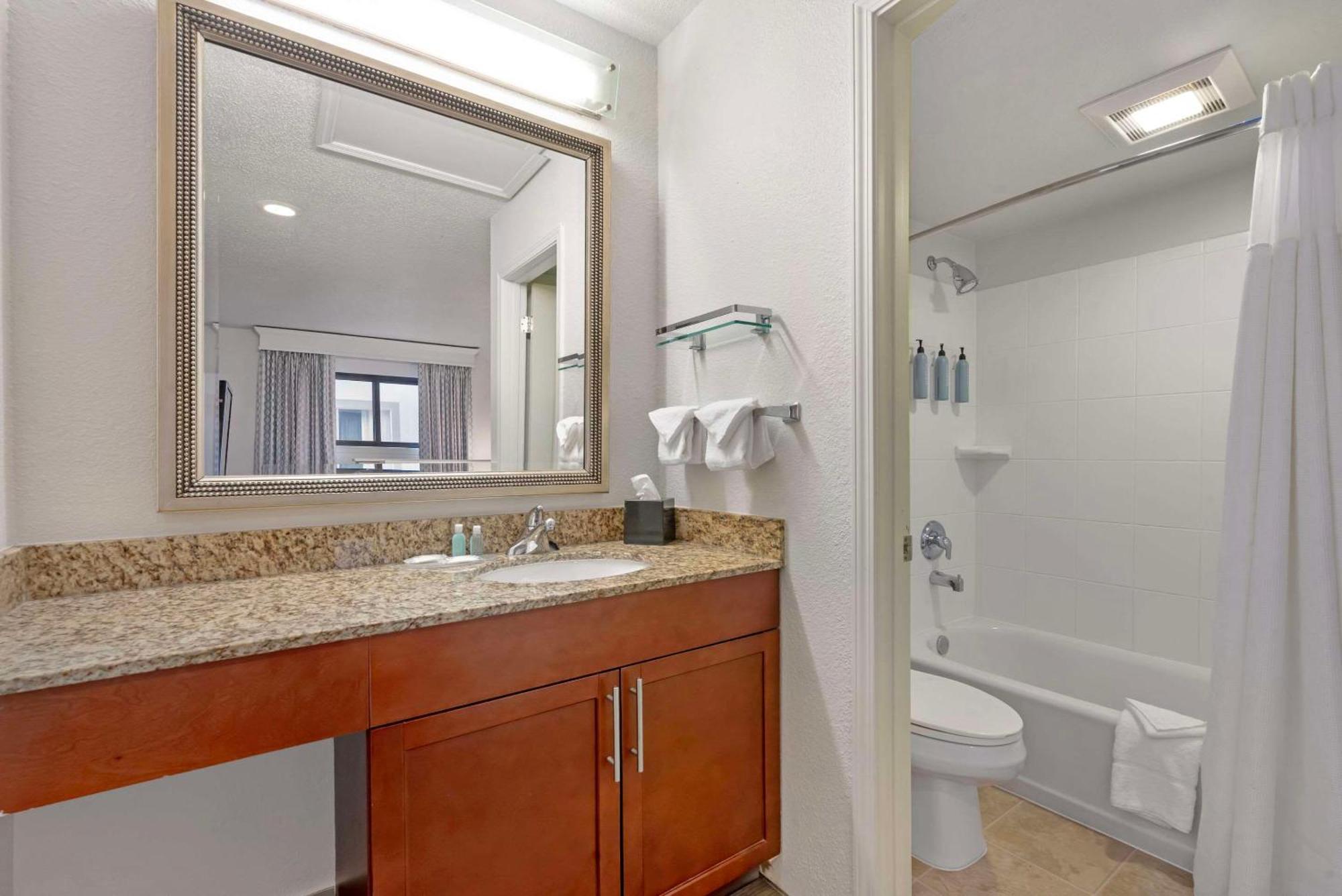 Mainstay Suites St Louis - Galleria Richmond Heights Eksteriør billede