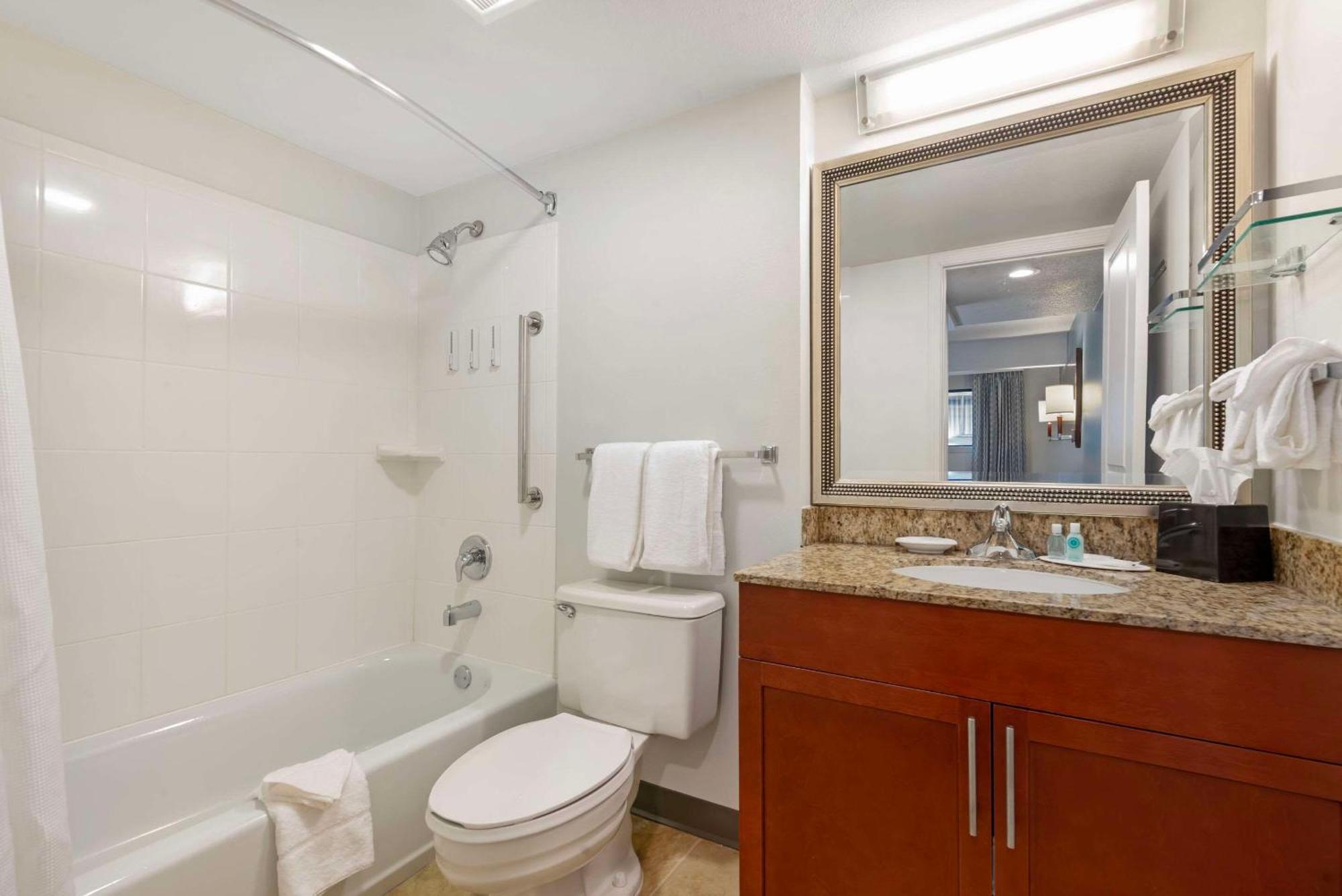 Mainstay Suites St Louis - Galleria Richmond Heights Eksteriør billede