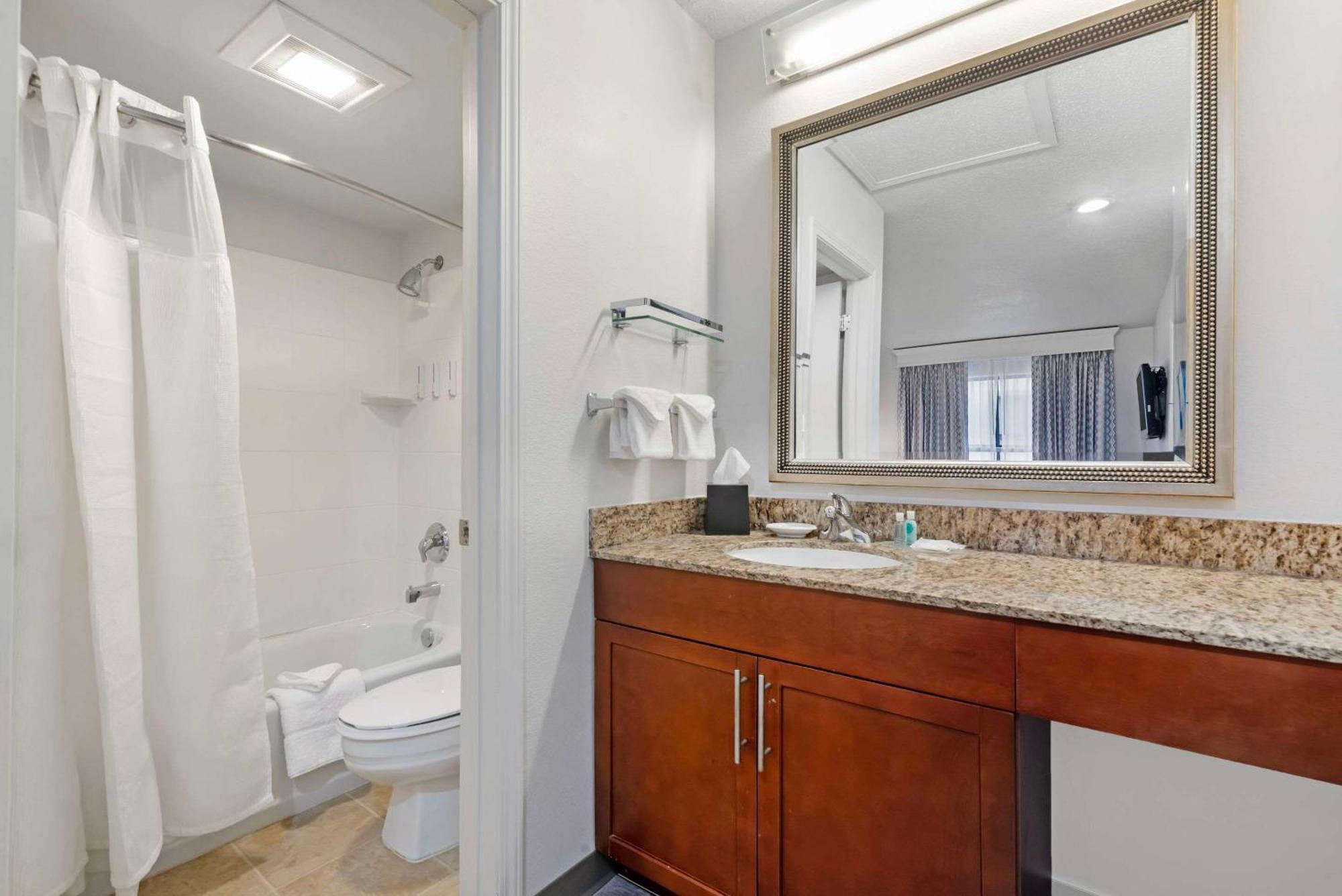 Mainstay Suites St Louis - Galleria Richmond Heights Eksteriør billede