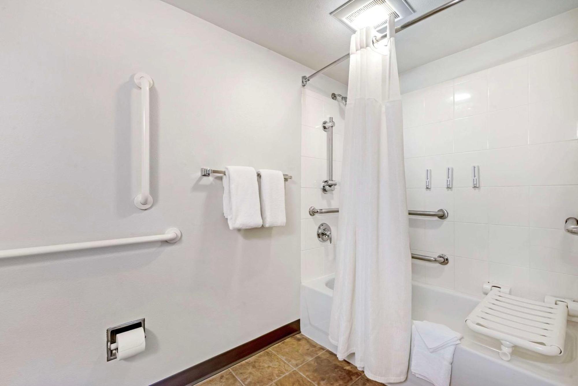 Mainstay Suites St Louis - Galleria Richmond Heights Eksteriør billede
