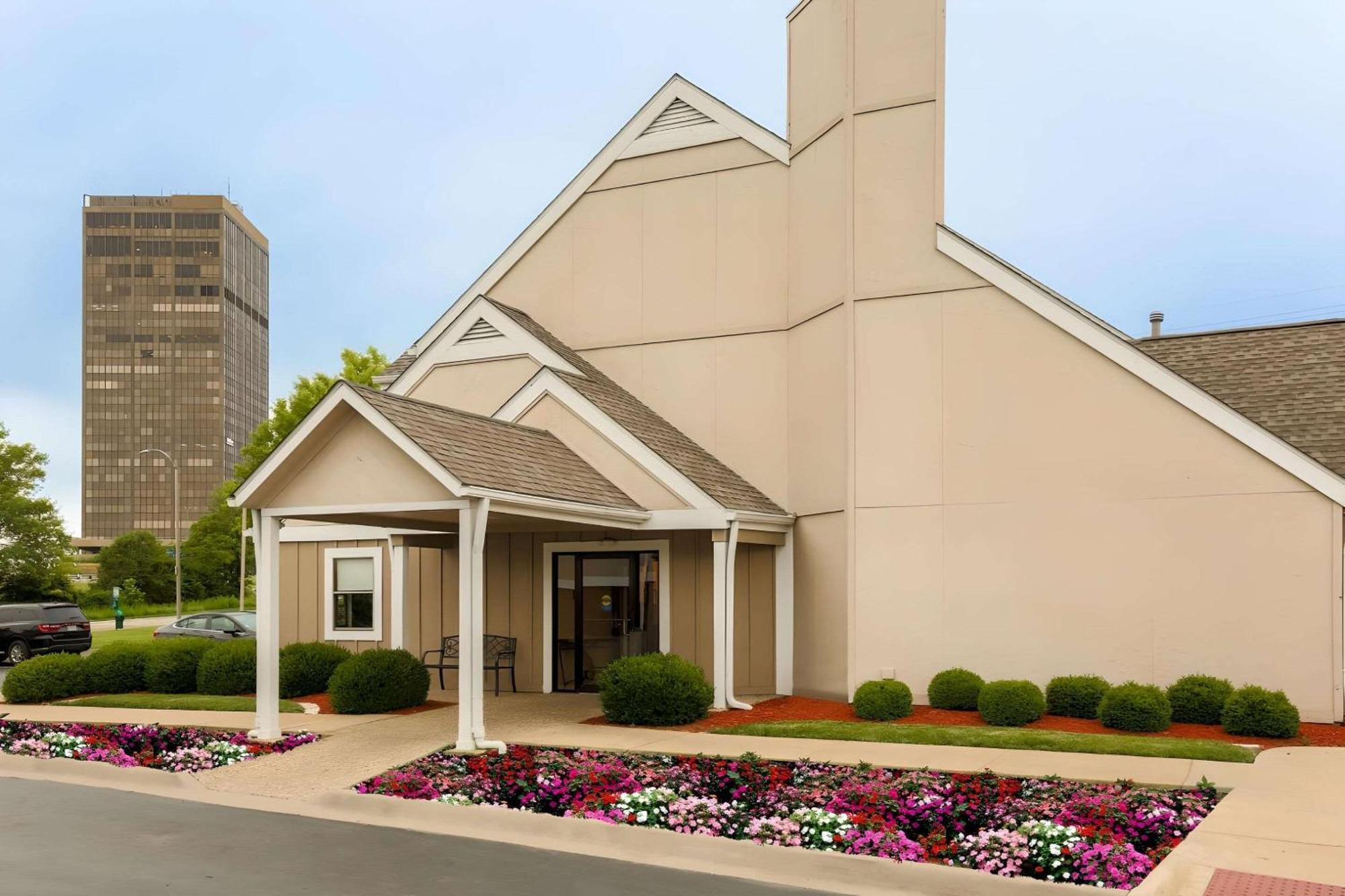 Mainstay Suites St Louis - Galleria Richmond Heights Eksteriør billede